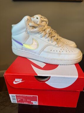 Women’s Nike Court Vision MID